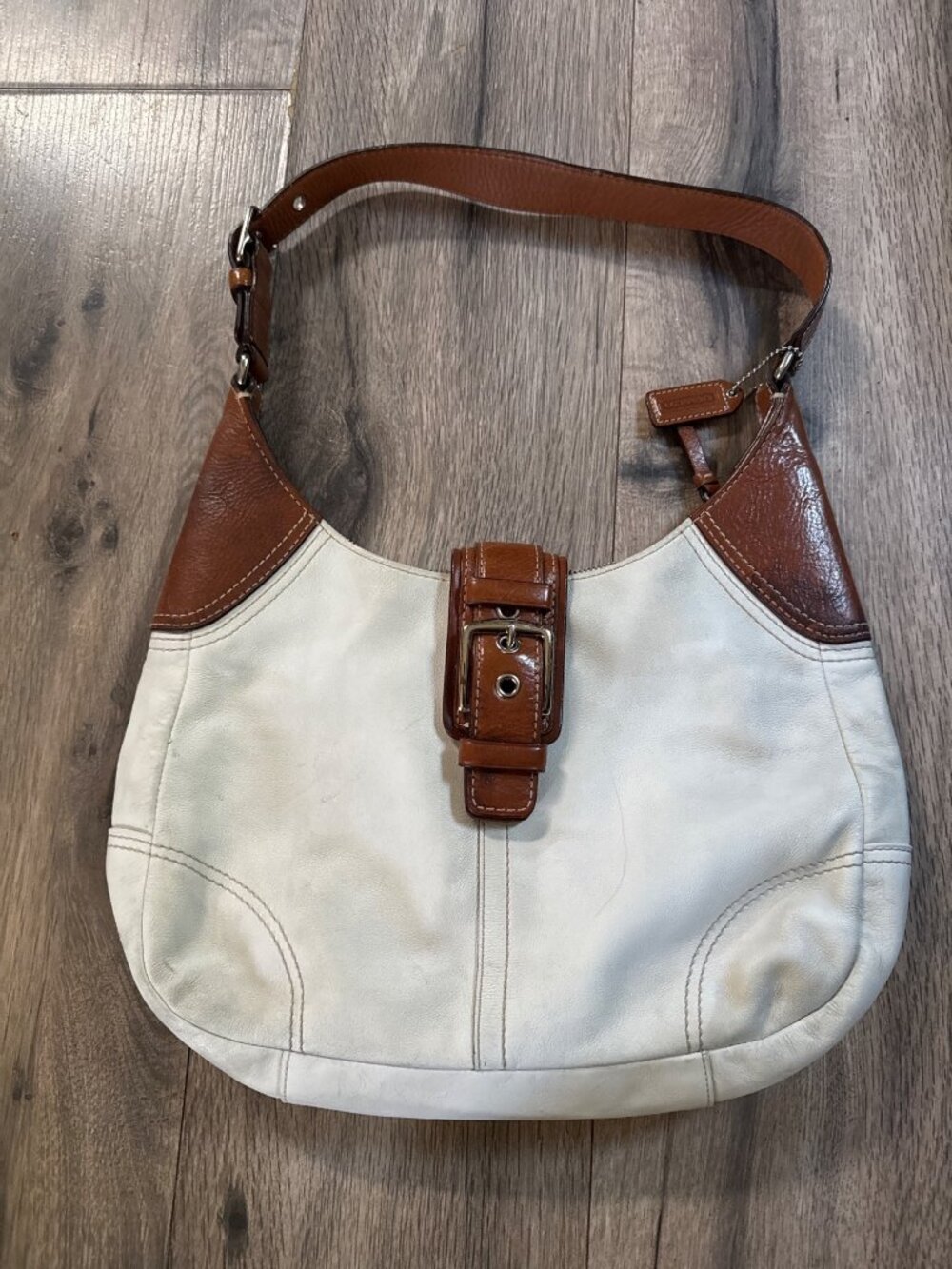 Coach 2007 VTG Y2K Soho Hobo White & Brown Leather Hobo Bag Front Buckle Accent